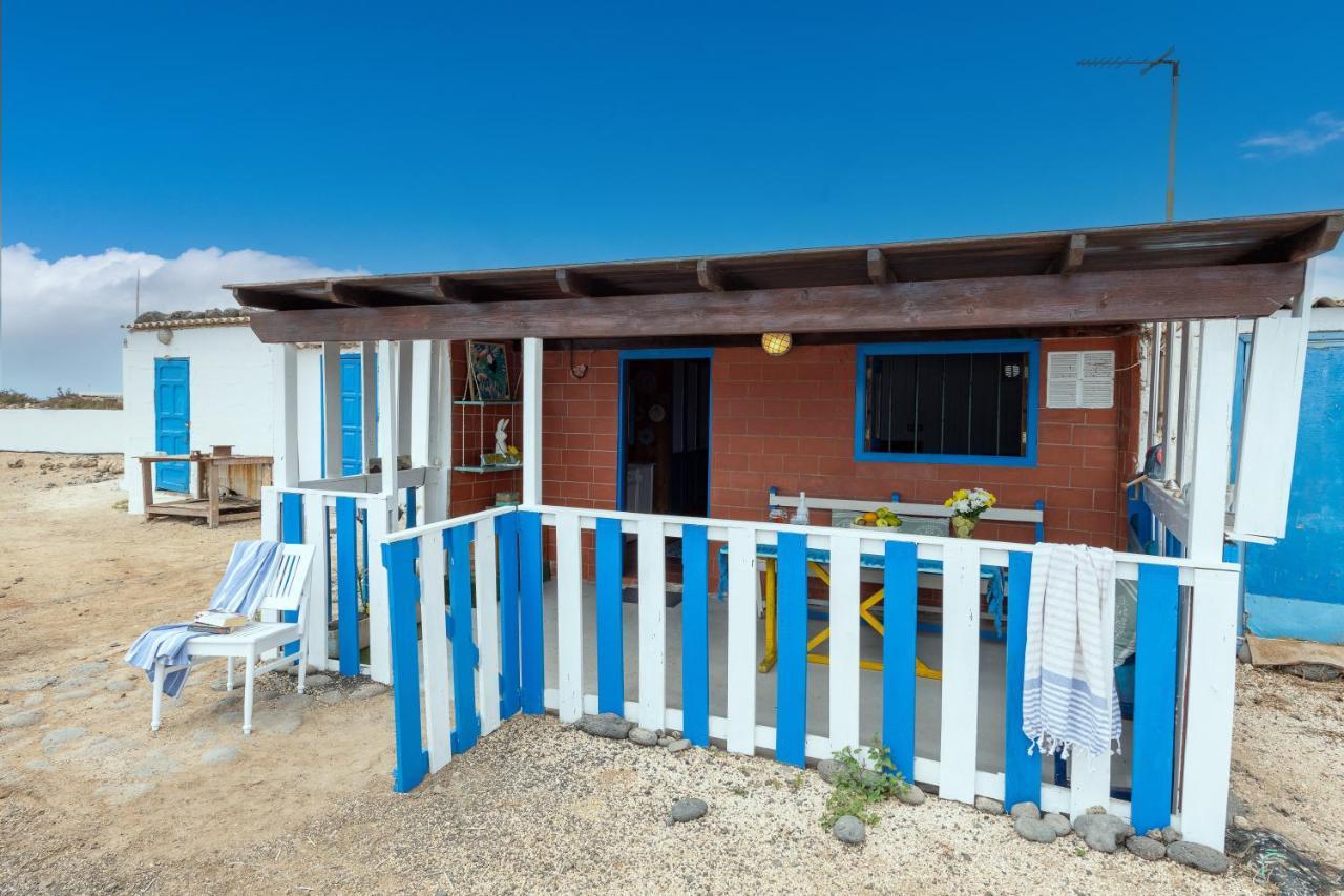 Cabin In Front Of Idyllic Majanicho Beach Exterior foto