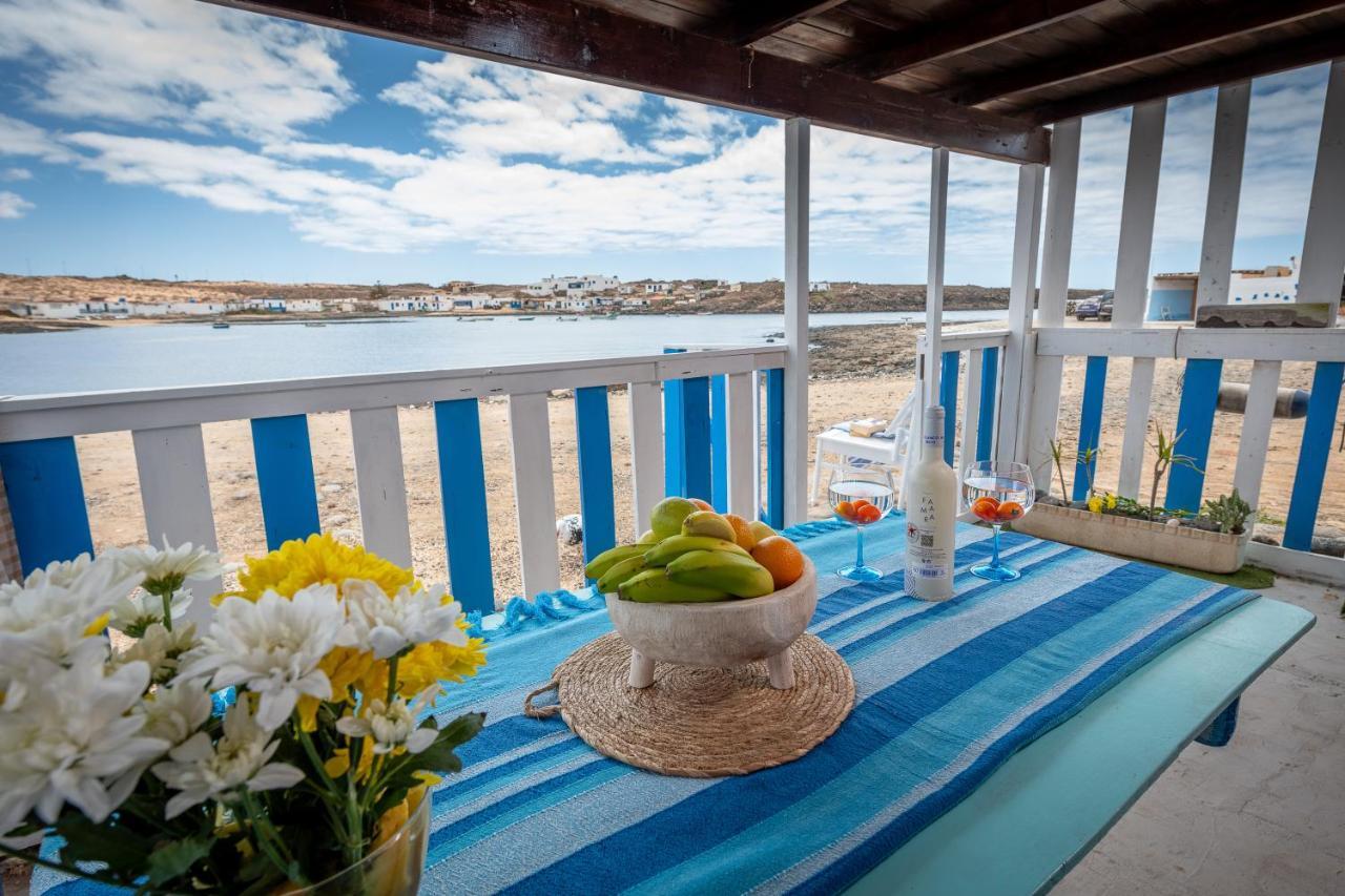 Cabin In Front Of Idyllic Majanicho Beach Exterior foto