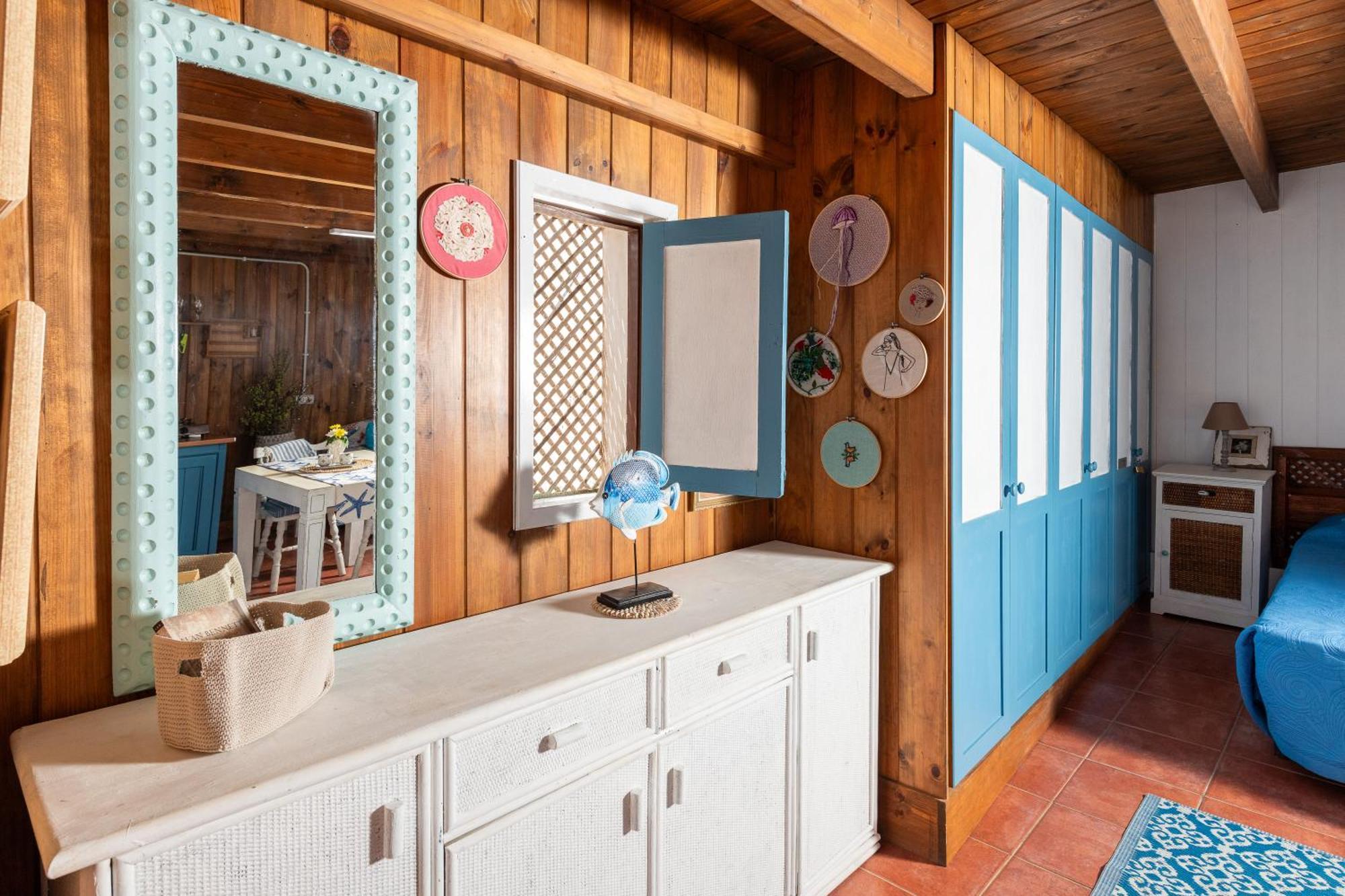 Cabin In Front Of Idyllic Majanicho Beach Exterior foto